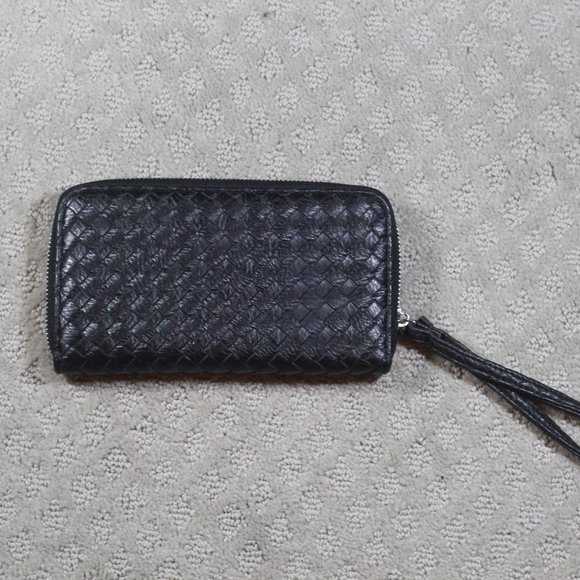 Adrienne Vittadini Black Leather Woven Clutch Wristlet - Picture 2 of 8
